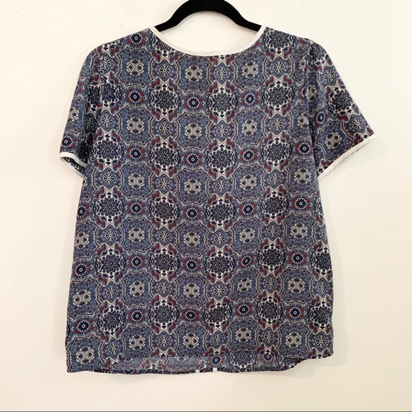 LE LIS Blue and White Short Sleeve Blouse - Picture 5 of 7